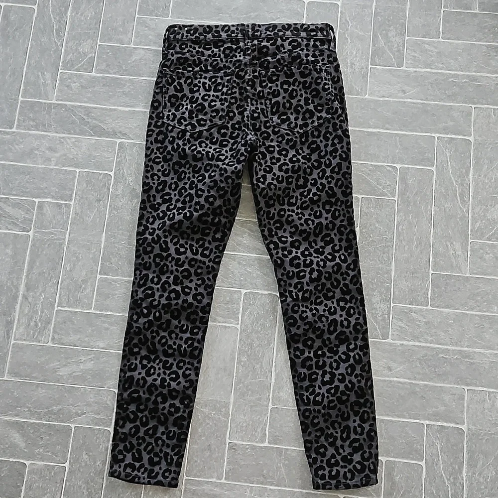 NWOT! Madewell 9" Mid-Rise Skinny Jeans Flocked Leopard Edition Size 26 Waist - Picture 8 of 11